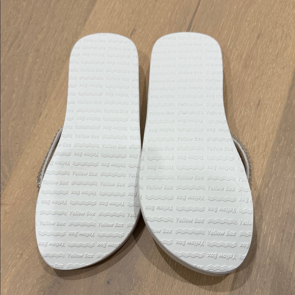NWOT- White Rhinestone Flip Flops - Picture 4 of 6